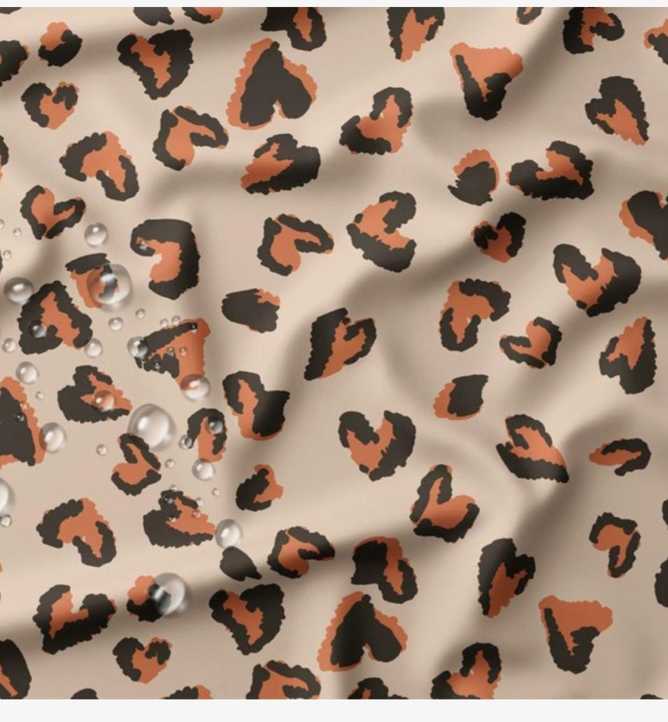 TISSU IMPERMEABLE LEOPARD ECRU ORANGE COEUR